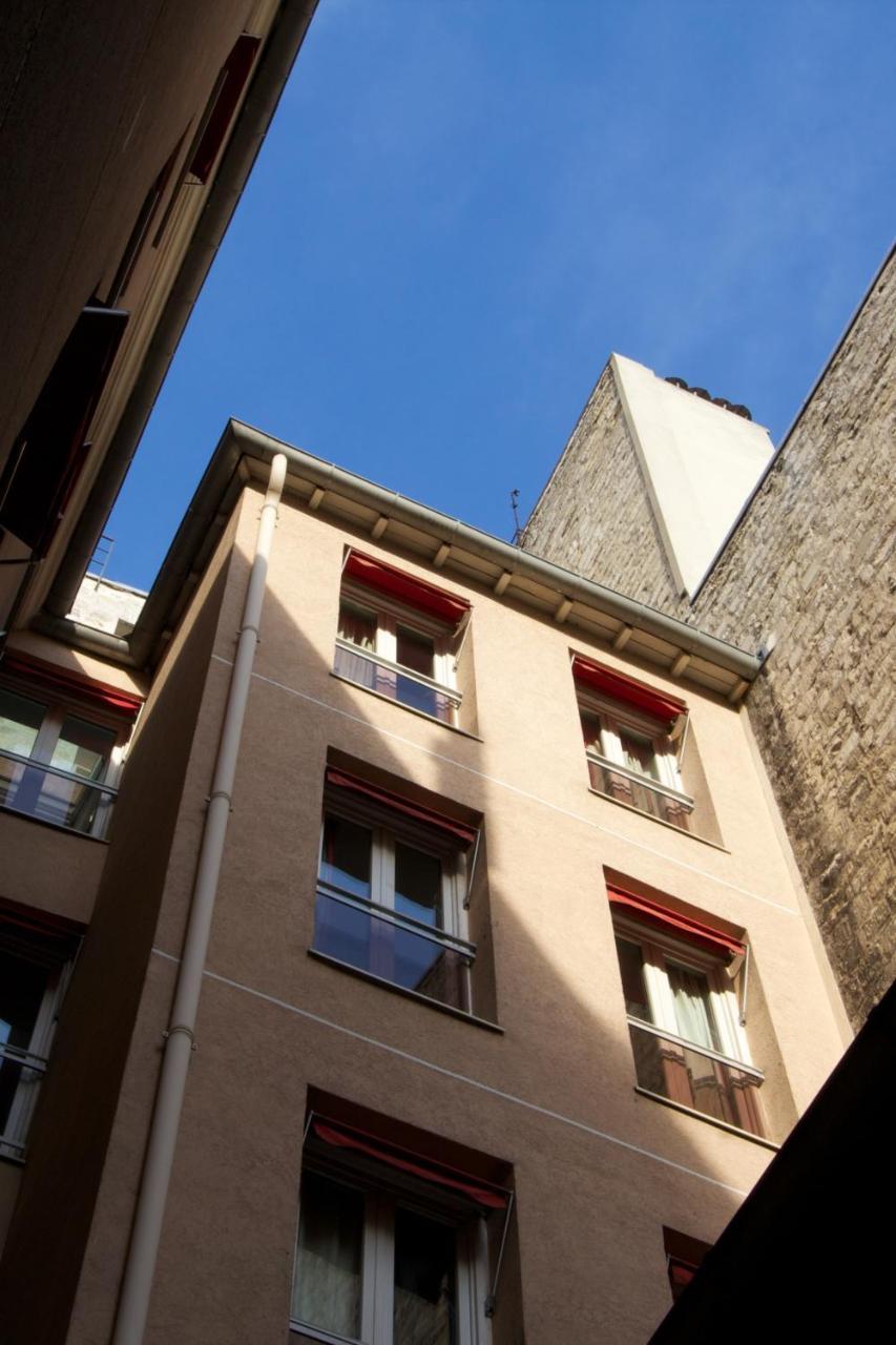 Auberge Internationale Des Jeunes Paris Exterior photo