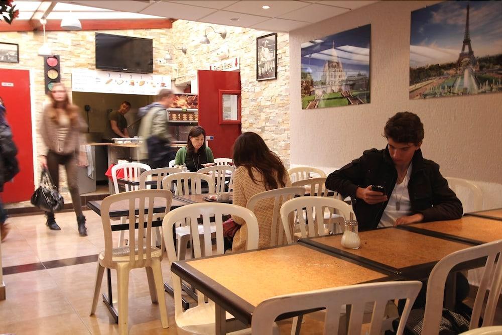 Auberge Internationale Des Jeunes Paris Exterior photo